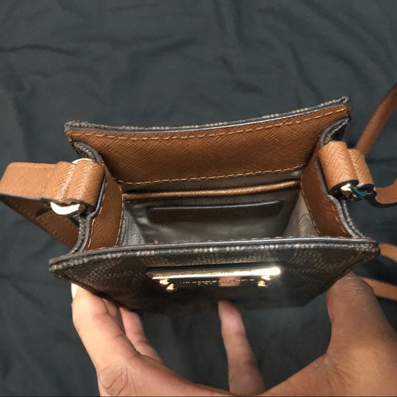 Michael Kors logo crossbody purse - Picture 6 of 8